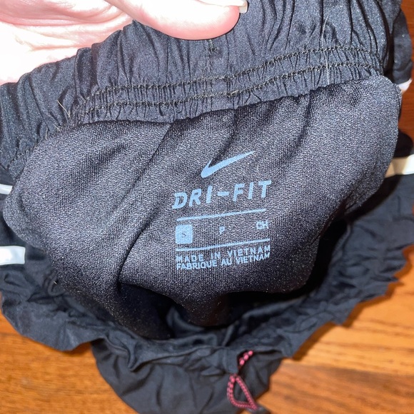 Nike running shorts - Picture 2 of 2